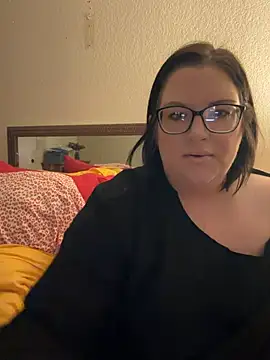 Snapshot of FreaksOffALeash3261 chatting on 05/22/26, 12:11 FreaksOffALeash3261 online show from 05/22/26, 12:11
