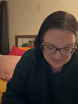 Snapshot of FreaksOffALeash3261 chatting on 05/25/26, 04:18 FreaksOffALeash3261 online show from 05/25/26, 04:18