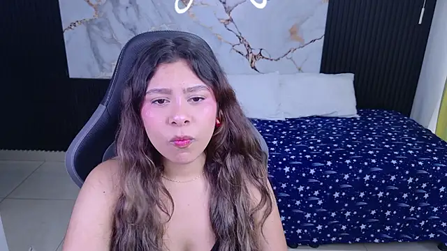 Sophie19   online show from 03/01/26, 12:18