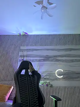 Sophie19   online show from 06/05/26, 11:49