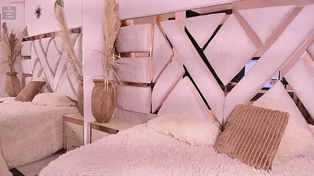 Evadne Stein online show from 02/11/26, 09:09