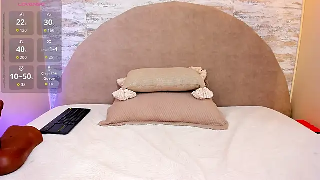 Snapshot of Ashley_Beaomunt chatting on 02/25/26, 12:48 Ashley Beaomunt online show from 02/25/26, 12:48