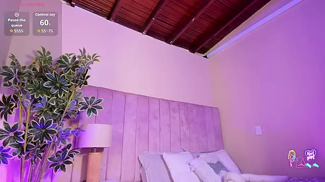 Ashley Beaomunt online show from 03/06/26, 12:23