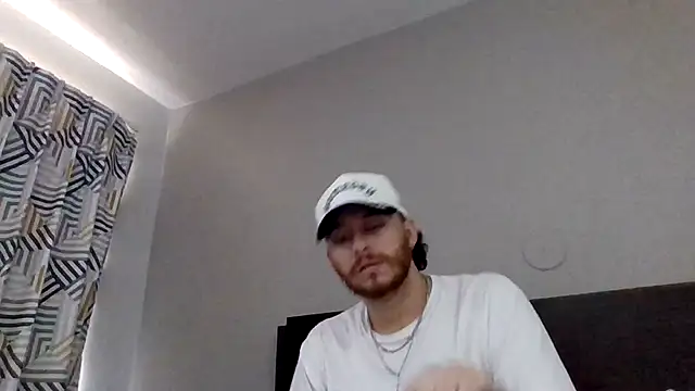Snapshot of Tallhungandcloudy chatting on 04/24/26, 11:07 Tallhungandcloudy online show from 04/24/26, 11:07