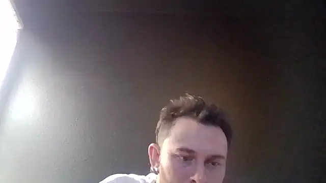 Snapshot of Tallhungandcloudy chatting on 05/11/26, 04:04 Tallhungandcloudy online show from 05/11/26, 04:04