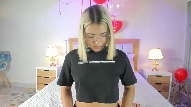 Snapshot of Bunny_Blush1 chatting on 02/16/26, 07:10 Bunny Blush1 online show from 02/16/26, 07:10