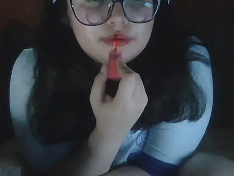 Snapshot of DearestKittyKat chatting on 02/14/26, 08:11 DearestKittyKat online show from 02/14/26, 08:11