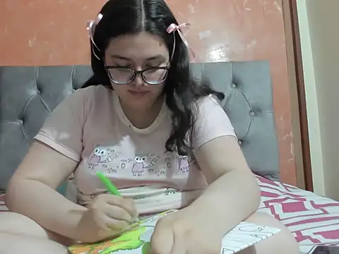 Snapshot of DearestKittyKat chatting on 02/21/26, 04:57 DearestKittyKat online show from 02/21/26, 04:57