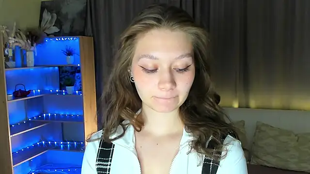 HolliBillig online show from 03/29/26, 07:03