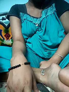 Snapshot of cutezara4 chatting on 02/13/26, 07:10 cutezara4 online show from 02/13/26, 07:10