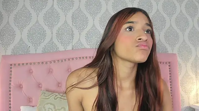 Snapshot of luciana_lopez_7 chatting on 02/19/26, 03:35 luciana lopez 7 online show from 02/19/26, 03:35