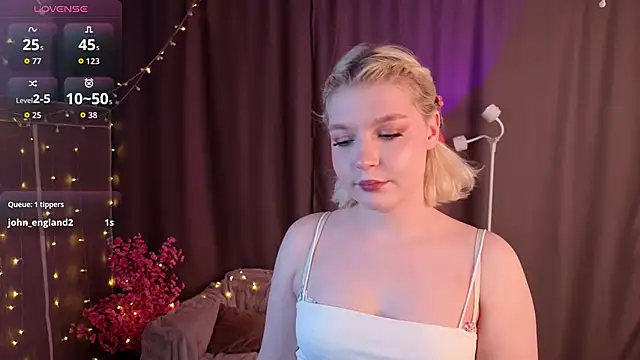 Snapshot of TobiteAnnie chatting on 03/01/26, 03:47 TobiteAnnie online show from 03/01/26, 03:47