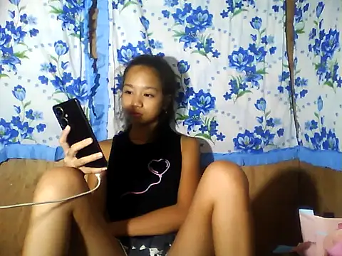 Snapshot of Asianpinay_Skinny1818 chatting on 05/15/26, 09:44 Asianpinay Skinny1818 online show from 05/15/26, 09:44