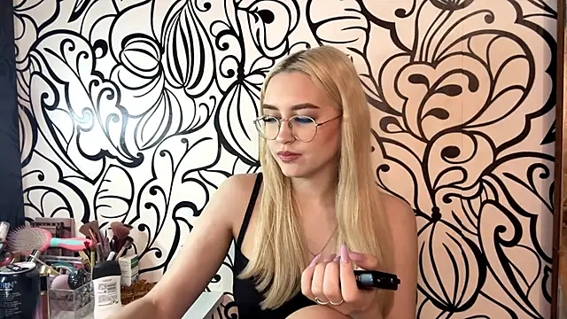 Snapshot of Kat_Catherine chatting on 02/28/26, 11:11 Kat Catherine online show from 02/28/26, 11:11