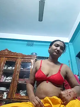 Snapshot of Hot-sadia6 chatting on 02/18/26, 11:17 Hot-sadia6 online show from 02/18/26, 11:17