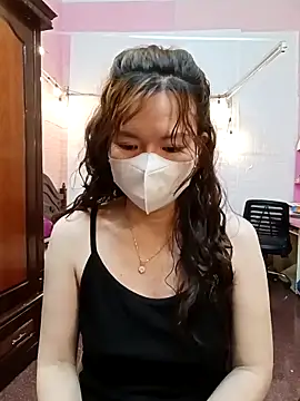 Snapshot of Trang26 chatting on 02/26/26, 12:42 Trang26 online show from 02/26/26, 12:42