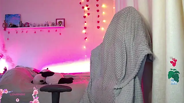 RosieNana online show from 04/10/26, 05:17