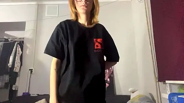 Snapshot of Sweety_Burger chatting on 02/11/26, 04:12 Sweety Burger online show from 02/11/26, 04:12