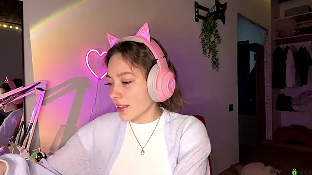 Snapshot of SlunkRear chatting on 02/16/26, 10:17 SlunkRear online show from 02/16/26, 10:17