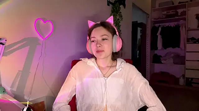 Snapshot of SlunkRear chatting on 02/19/26, 10:06 SlunkRear online show from 02/19/26, 10:06