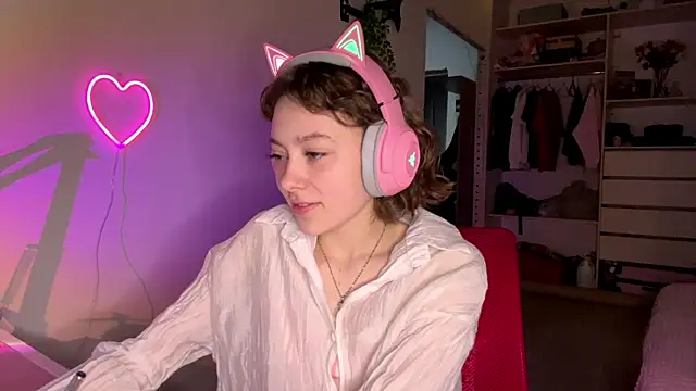 Snapshot of SlunkRear chatting on 02/28/26, 10:11 SlunkRear online show from 02/28/26, 10:11