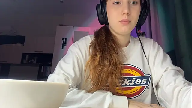 Snapshot of AliceCarrol chatting on 02/28/26, 08:32 AliceCarrol online show from 02/28/26, 08:32