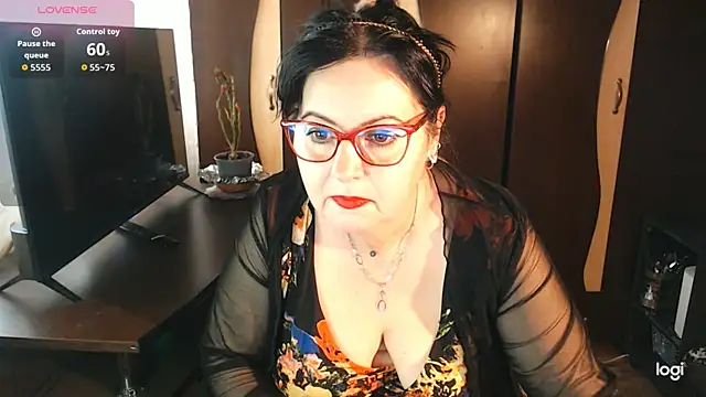 Snapshot of exiMIlf chatting on 02/21/26, 11:33 exiMIlf online show from 02/21/26, 11:33