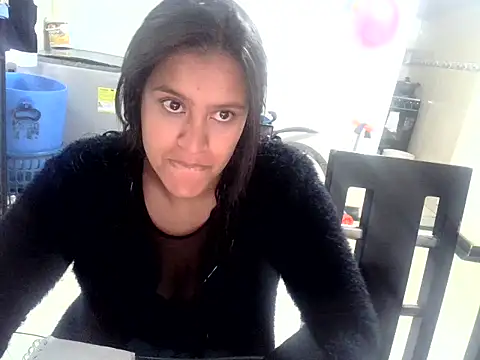 luna E online show from 04/17/26, 12:19