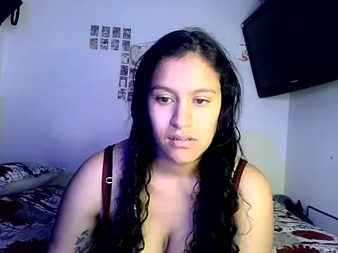 luna E online show from 04/24/26, 02:03