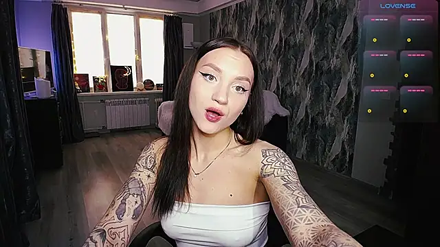 Snapshot of comeherehoney chatting on 02/27/26, 10:15 comeherehoney online show from 02/27/26, 10:15