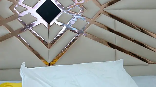 misspaula online show from 04/19/26, 06:10