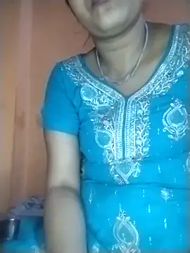 Snapshot of Nency_Love143 chatting on 05/13/26, 06:49 Nency Love143 online show from 05/13/26, 06:49