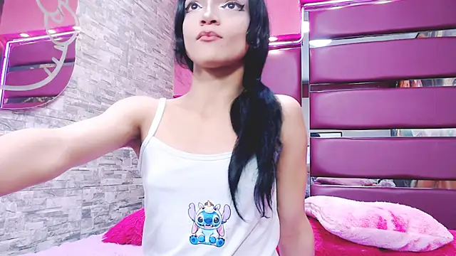 Snapshot of Maddy_cute18 chatting on 02/18/26, 01:18 Maddy cute18 online show from 02/18/26, 01:18