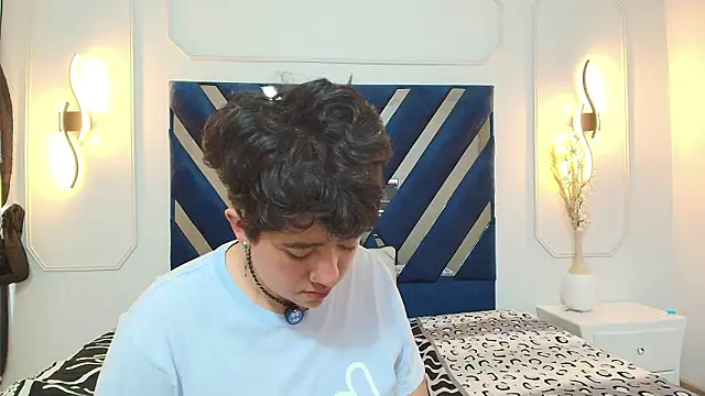 Gaia n Nix online show from 03/15/26, 05:52