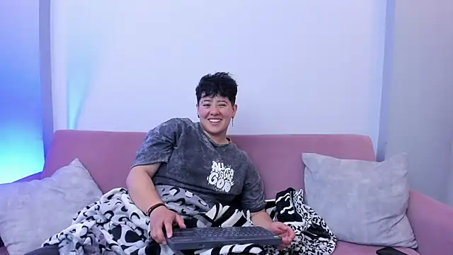 Gaia n Nix online show from 04/01/26, 04:24