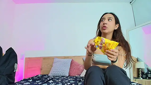 Gaia n Nix online show from 04/24/26, 04:04