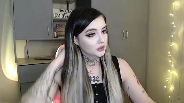 Snapshot of Rin_Tozier chatting on 02/16/26, 12:07 Rin Tozier online show from 02/16/26, 12:07