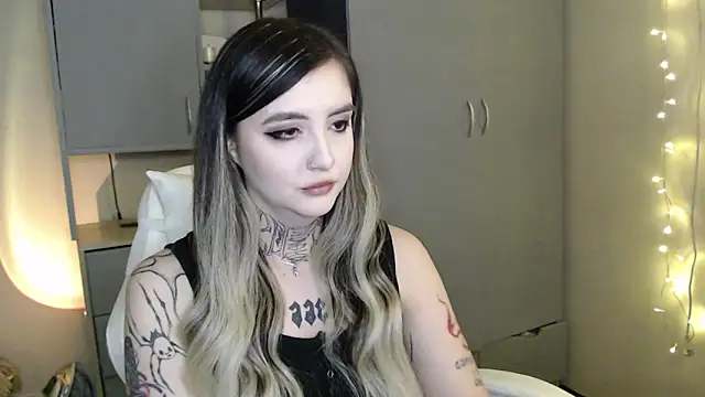 Snapshot of Rin_Tozier chatting on 02/19/26, 12:39 Rin Tozier online show from 02/19/26, 12:39