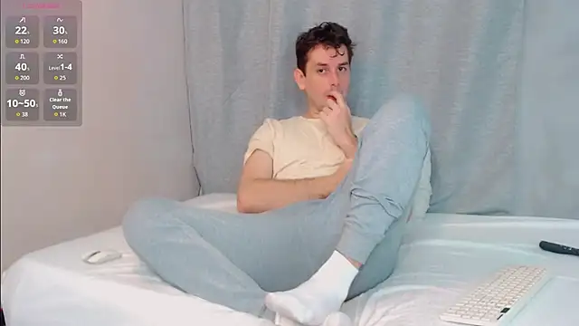 Snapshot of Luc_7 chatting on 02/20/26, 11:38 Luc 7 online show from 02/20/26, 11:38