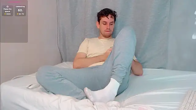 Snapshot of Luc_7 chatting on 02/27/26, 04:29 Luc 7 online show from 02/27/26, 04:29