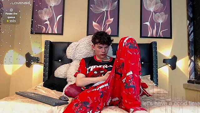 Snapshot of Philippsx chatting on 02/14/26, 11:23 Philippsx online show from 02/14/26, 11:23