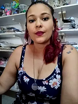 haffsa   online show from 04/15/26, 08:42