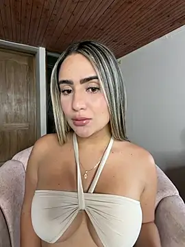 Snapshot of Miilana_ chatting on 07/11/26, 08:55 Miilana online show from 07/11/26, 08:55