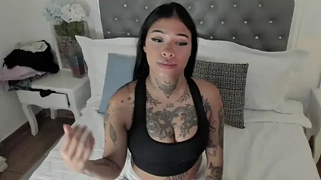 Aisha Haddad online show from 04/16/26, 01:56