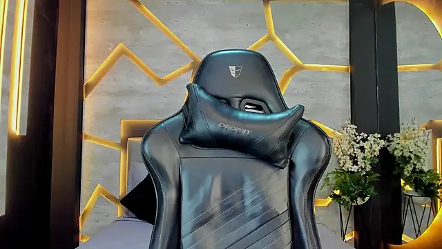 Snapshot of SinLickerr chatting on 02/25/26, 07:34 SinLickerr online show from 02/25/26, 07:34