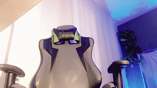 Top and bottom online show from 04/23/26, 09:06