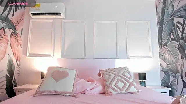 Snapshot of Hada_Magica chatting on 02/18/26, 06:59 Hada Magica online show from 02/18/26, 06:59