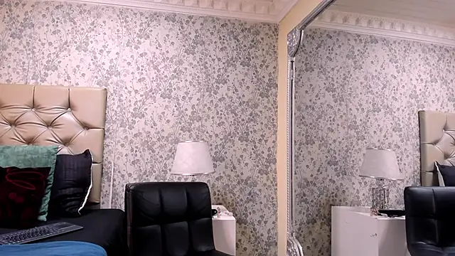 Snapshot of CloheBell chatting on 02/13/26, 12:01 CloheBell online show from 02/13/26, 12:01