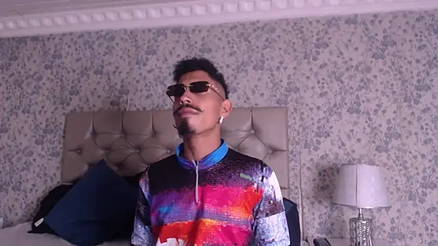 Snapshot of NoaahTylor chatting on 02/21/26, 07:48 NoaahTylor online show from 02/21/26, 07:48