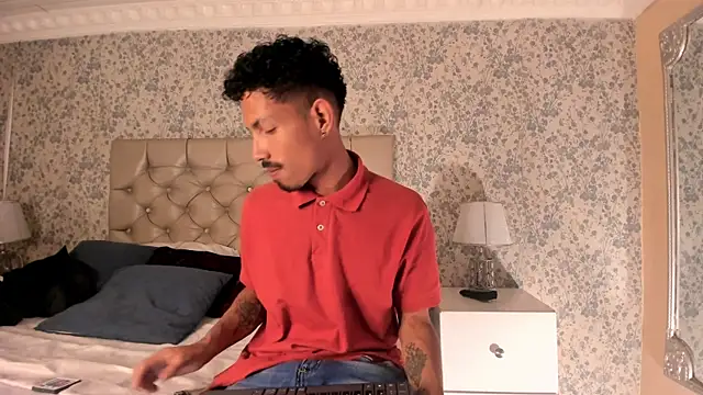 NoaahTylor online show from 04/07/26, 04:02